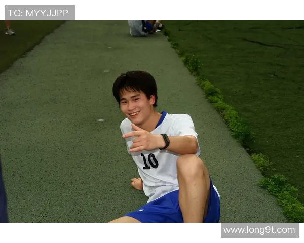 足球明星因恐惧飞行选择陆地出行背后的心理故事与挑战