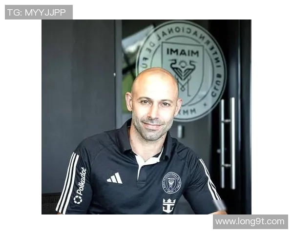 足球明星背后的秘密武器专属运动师助力巅峰表现与职业生涯延续