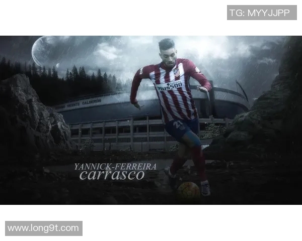 足球明星黑西服的身份揭秘他在场外的时尚魅力与个性风格